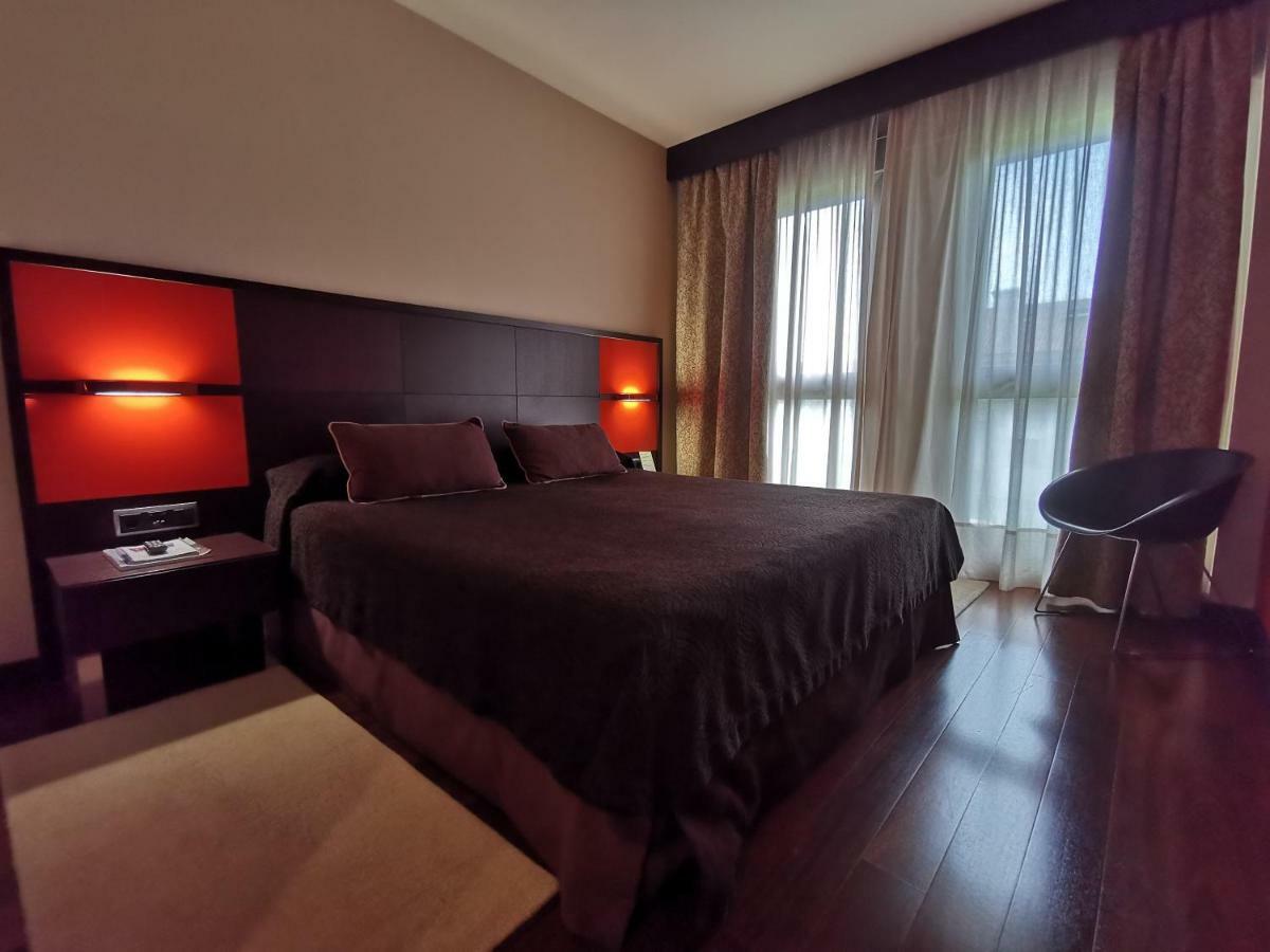 Royal Nayef Hotel ปอร์โตโนโว ภายนอก รูปภาพ